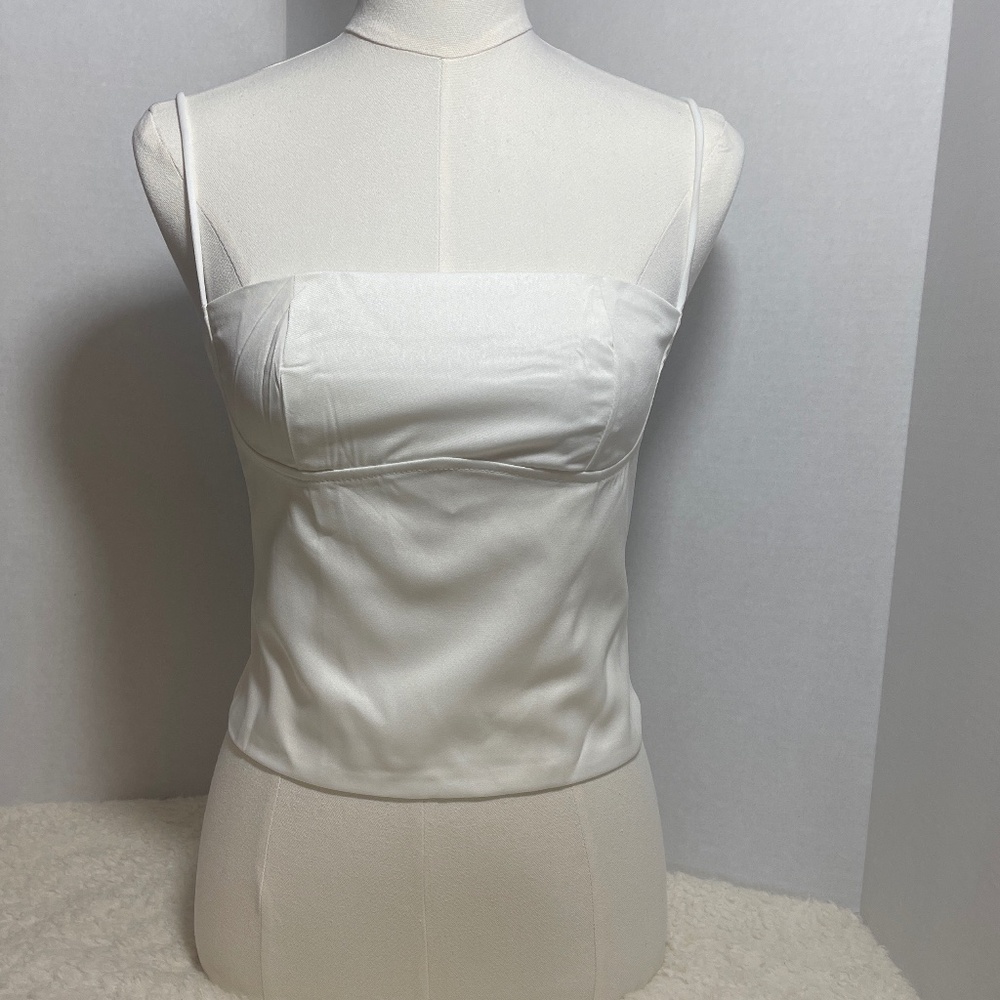 NWOT White Structured Crop‎ Satin Sheen Spaghetti Strap Cami Top – Size Medium